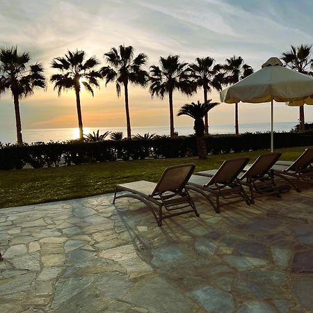 Platzia Beach Villas Paphos Exterior foto