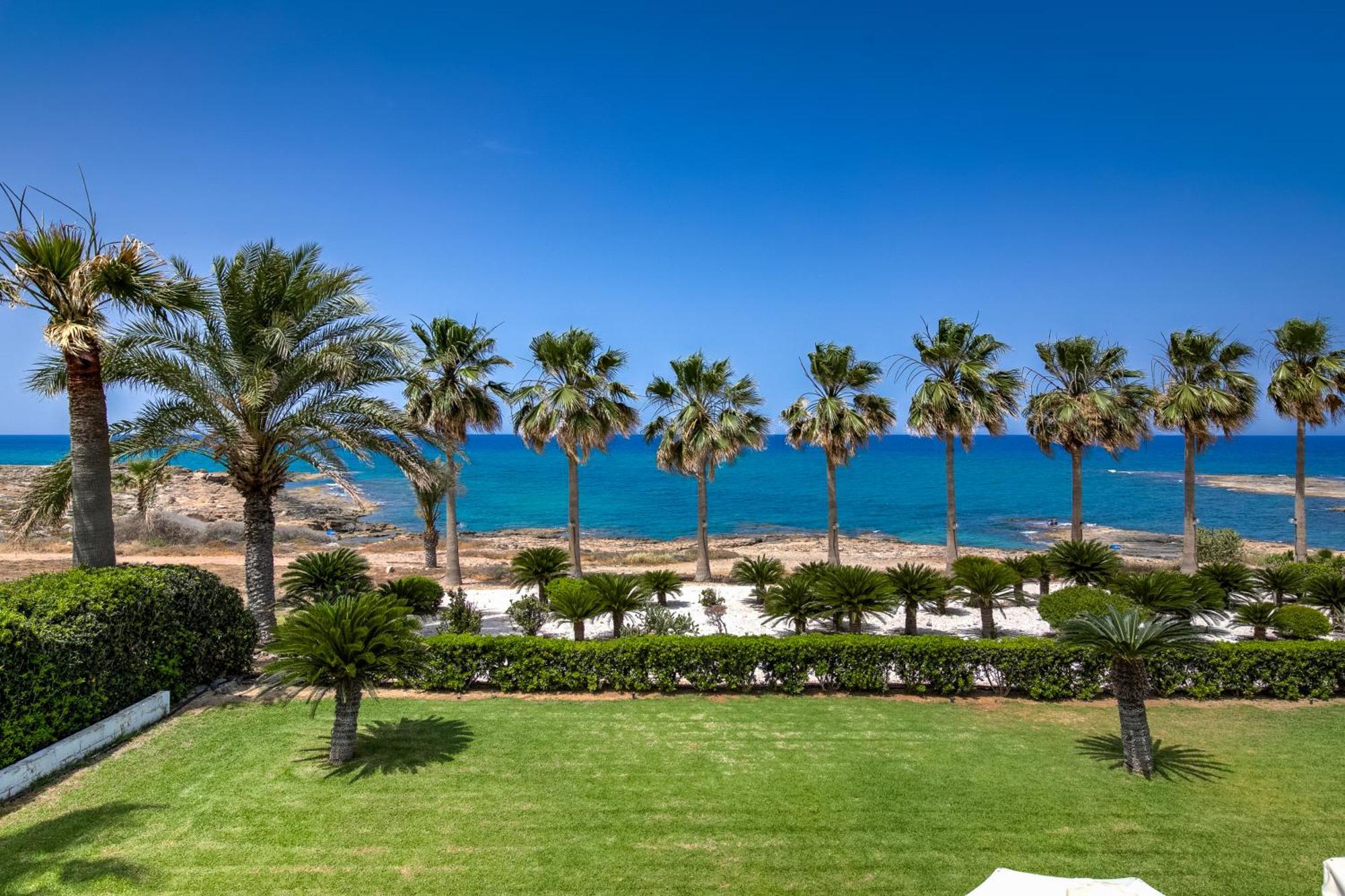 Platzia Beach Villas Paphos Exterior foto