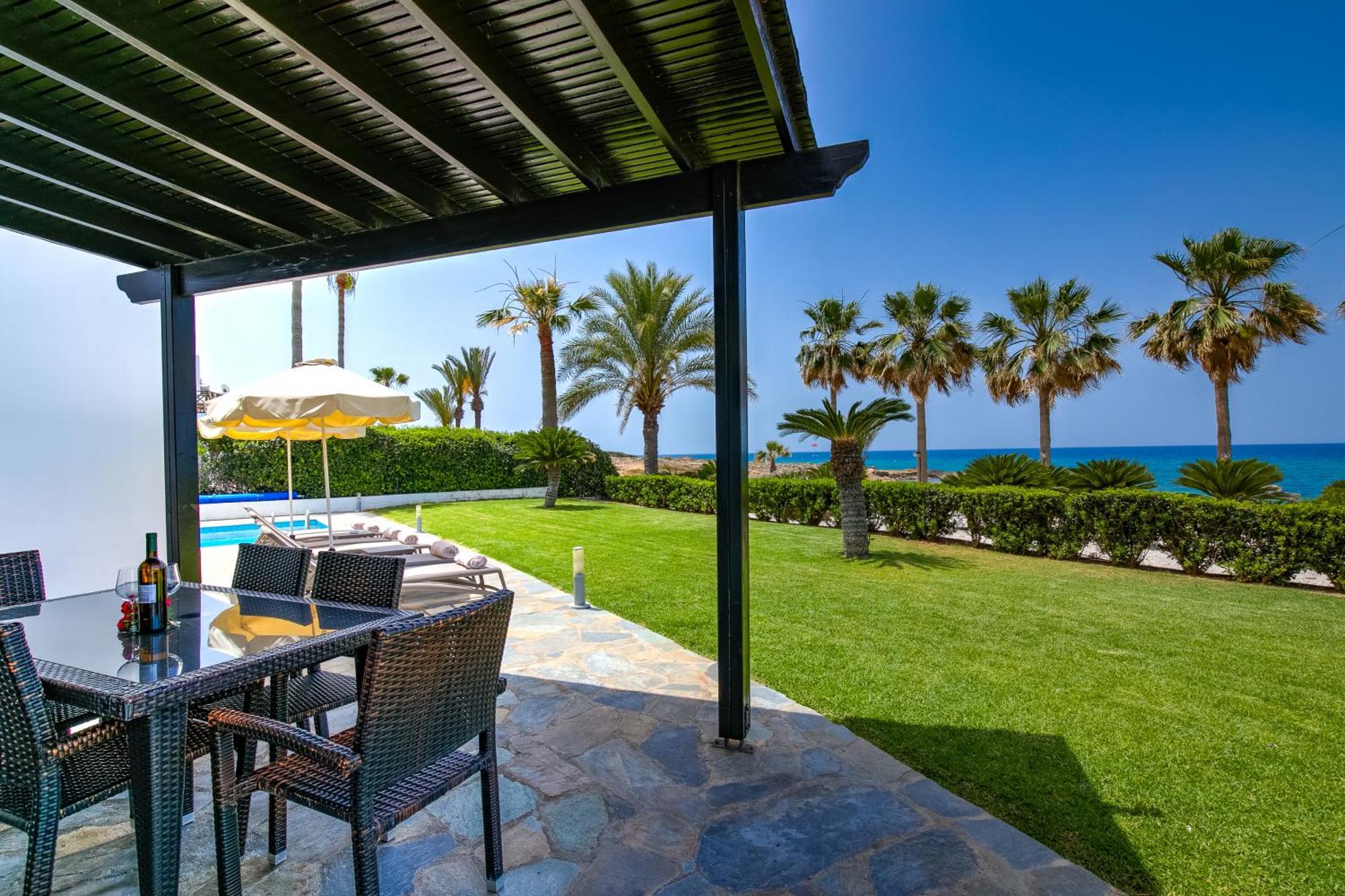 Platzia Beach Villas Paphos Exterior foto