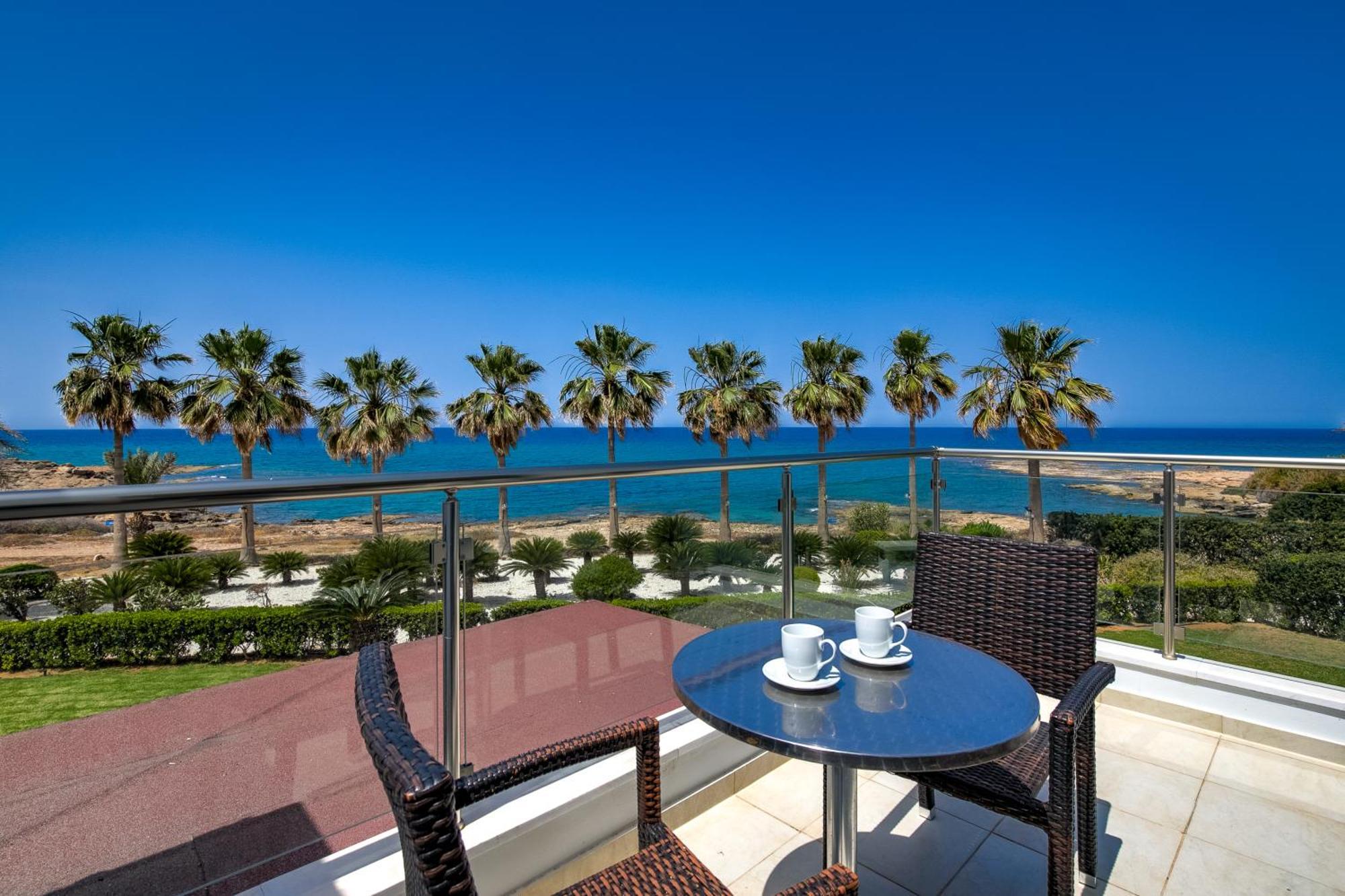 Platzia Beach Villas Paphos Exterior foto